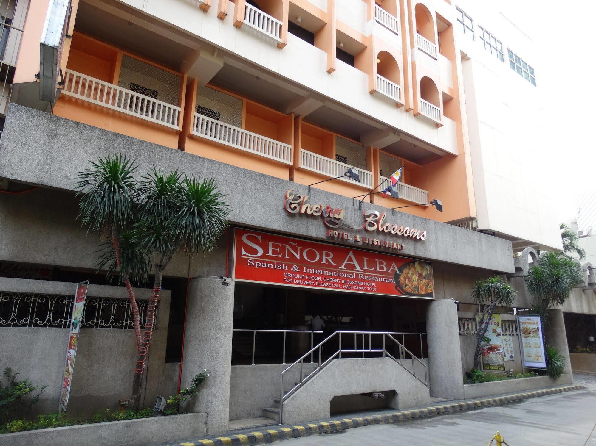 Cherry Blossoms Hotel Manila Exterior foto